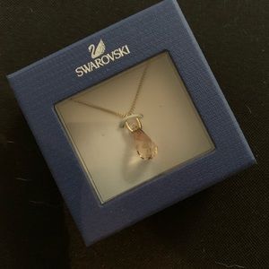 BNWT- Swarovski gold necklace and pendent
